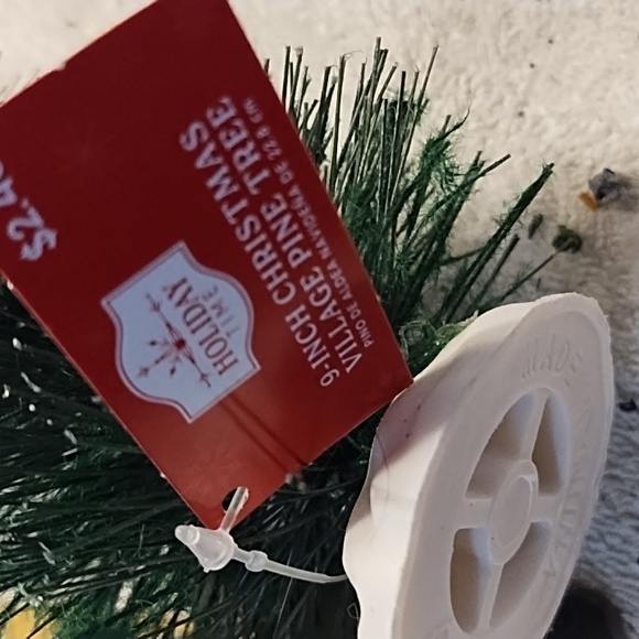 4 evergreen trees for Christmas village or craft projects. - Picture 6 of 6